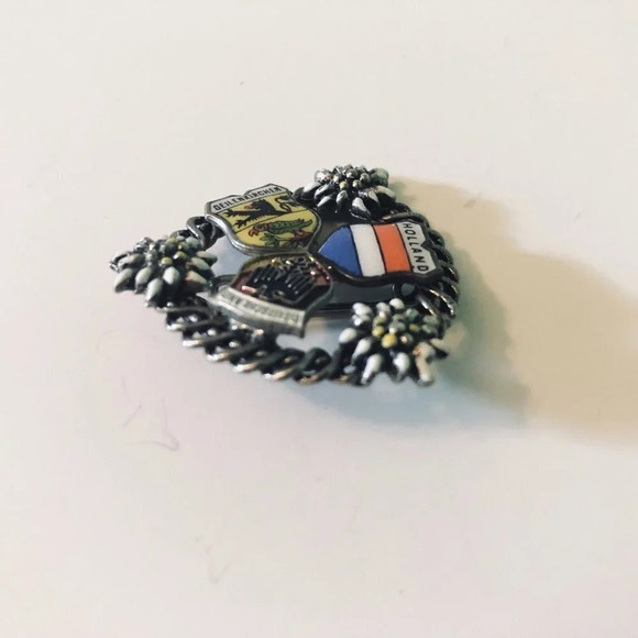 Vintage Holland Deutschland Geilenkirchen Souvenir Pin Brooch - Picture 8 of 9